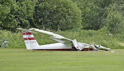 Dieses Segelflugzeug Marke Pilatus stürzte am 23. Juni am Flugplatz ab, der Pilot starb. (Bild: Holitzky Roland)
