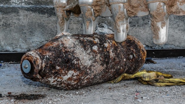 Amerikanische Fliegerbombe mit 250 kg wurde bei Abrissarbeiten in Bischofshofen gefunden und entschärft. (Bild: GERHARD SCHIEL)