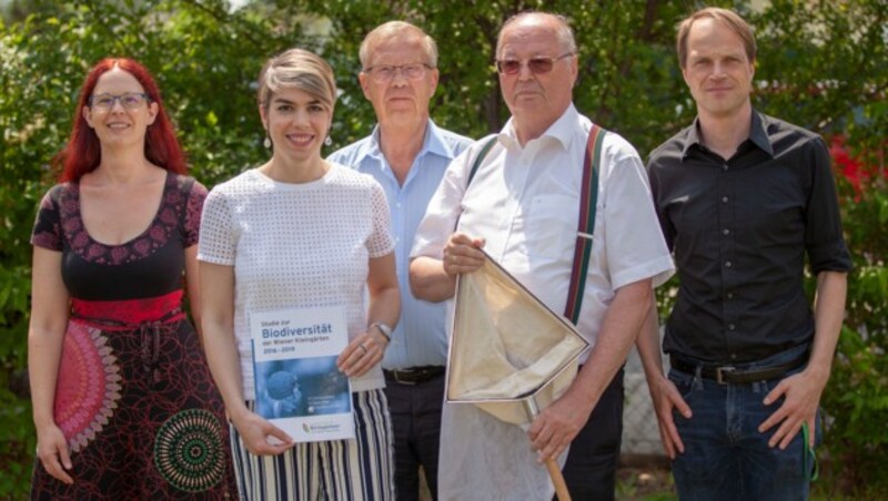 Sylvia Wohatschek (Zentralverband der Kleingärtner), Anna Moyses (AGES), Wilhelm Wohatschek (Zentralverband der Kleingärtner), Gerhard Bedlan und Swen Follak (AGES) (Bild: Peter Nemenz)