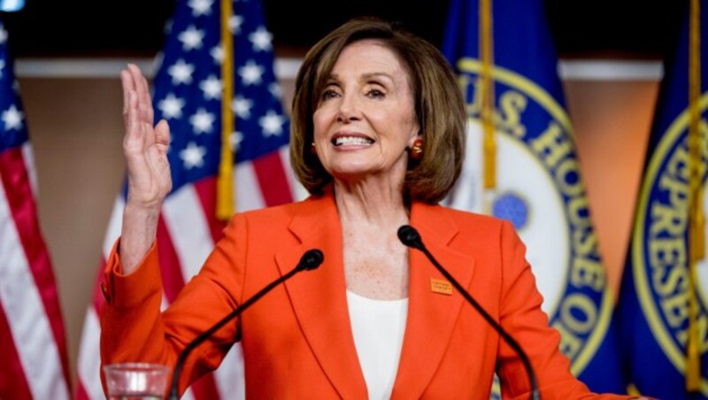 Nancy Pelosi (Bild) und Haley schauen sich nicht besonders ähnlich - die Damen trennt ein Altersunterschied von mehr als 30 Jahren. (Bild: AP)