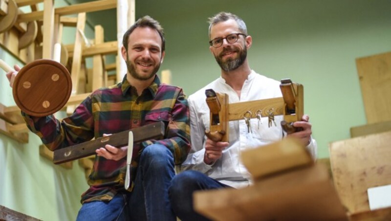 Aiko Langaditis (l.) und Christoph Möller gründeten die Upcycling-Marke solid.art. (Bild: Markus Wenzel)