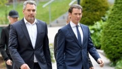 Karl Nehammer (li.) und Sebastian Kurz (Bild: APA/ROLAND SCHLAGER)