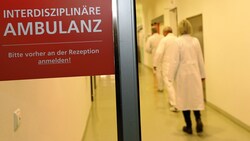 Grundsätzlich kommen für die Ausstellung von Impfbefreiungen alle Ambulanzen inländischer Krankenanstalten infrage. (Bild: Jürgen Radspieler)