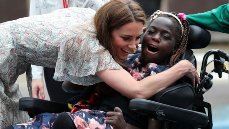 Herzogin Kate war zu Besuch bei einem Workshop der Royal Photographic Society. (Bild: AP)