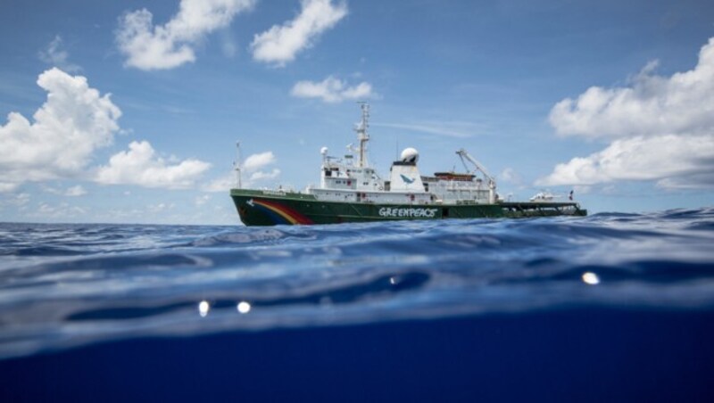 Das Schiff Esperanza der Umweltschutzorganisation ist derzeit im Nordatlantik unterwegs, um die zerstörerischen Auswirkungen der industriellen Fischerei auf das Meeresleben aufzuzeigen. (Bild: © Will Rose / Greenpeace)