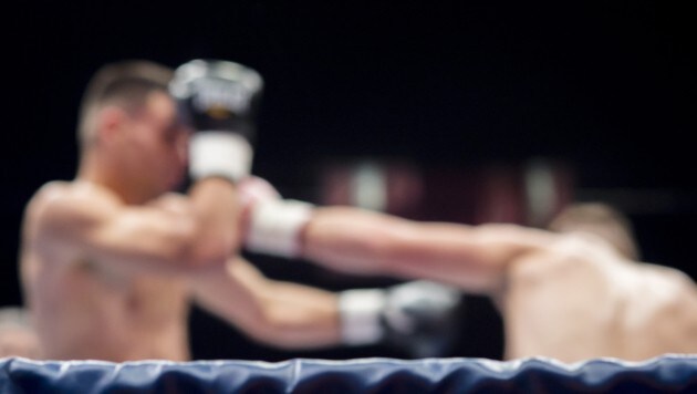 Einem 18-Jährigen droht der Ausschluss aus dem MMA-Verband. (Bild: stock.adobe.com)