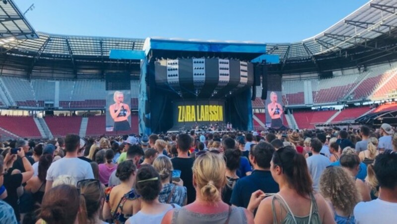 Erster Support-Act: Zara Larsson! (Bild: F. Pessentheiner)