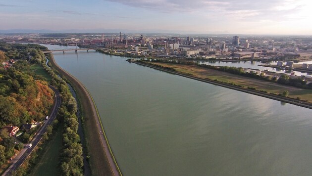 Die Donau Symbolbild. (Bild: APA/HELMUT FOHRINGER)