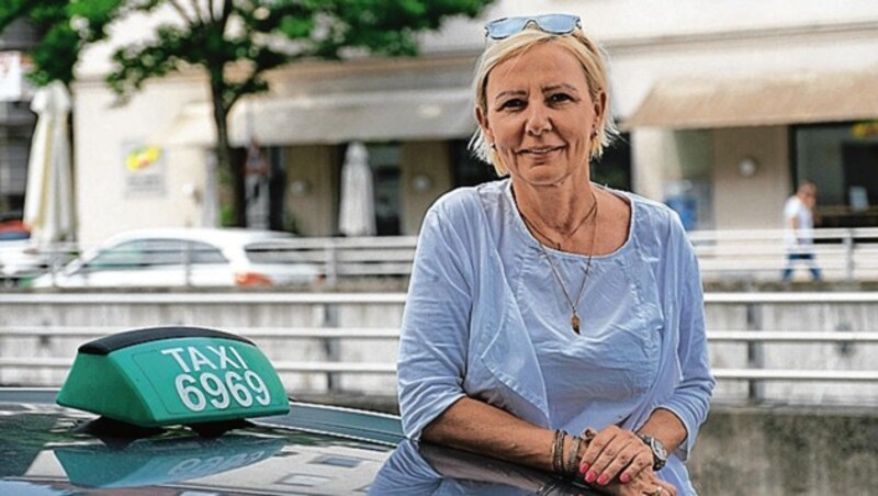 Renate Ragger ist Taxiunternehmerin in Linz. (Bild: Horst Einöder)