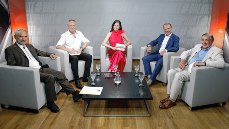 Zu Gast bei Moderatorin Katia Wagner im TV-Studio der „Krone“ (von links): Manfred Neuberger, Dietmar Erlacher, Peter Dobcak und Richard Lugner (Bild: Reinhard Holl)