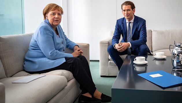 Deutschlands Kanzlerin Merkel, Bundeskanzler Kurz (Bild: APA/ÖVP/ARNO MELICHAREK)