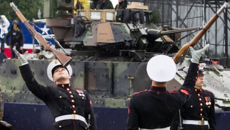 Das US Marine Corps während der Parade in Washington D.C. (Bild: AP)