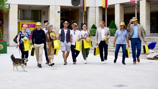 Unternehmen, Politik und Stadtmarketing sorgen für „Summerfeeling“ in der Innenstadt. (Bild: Stadt Villach/Karin Wernig)