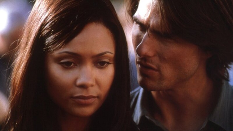 Thandie Newton und Tom Cruise in „Mission Impossible II“ (Bild: Impress / United Archives / picturedesk.com)