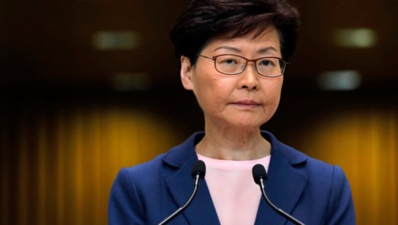 Hongkongs Regierungschefin Carrie Lam (Bild: AP)