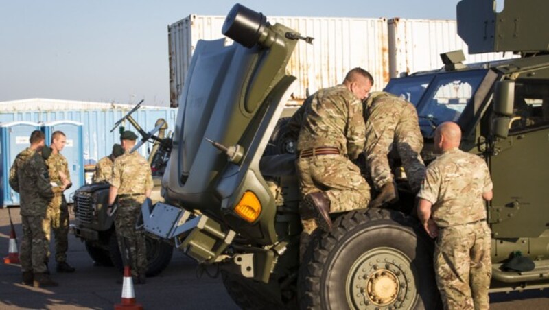 Britische Soldaten bei den Vorbereitungen auf eine NATO-Übung im Vorjahr (Bild: APA/AFP/ANP/Vincent Jannink)