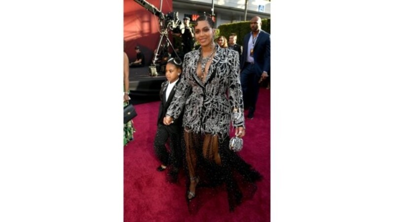 Beyonce und Tochter Blue Ivy Carter bei der „König der Löwen“-Premiere (Bild: 2019 Getty Images)