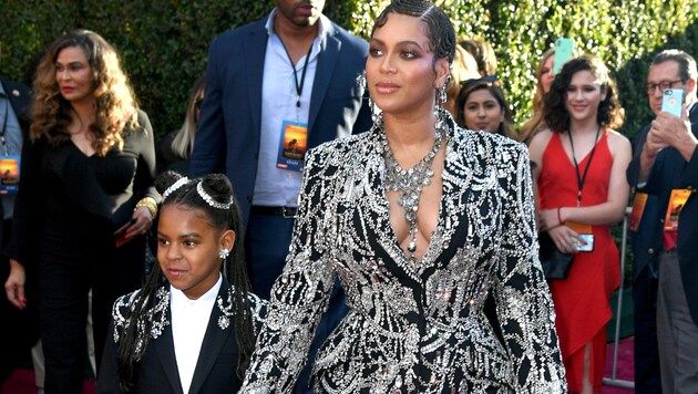Beyoncé és lánya, Blue Ivy az Oroszlánkirály premierjén 2019 júliusában. (Bild: 2019 Getty Images)
