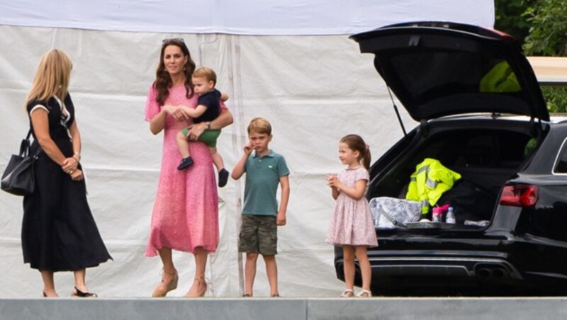 Herzogin Kate mit ihren Kindern Prinz Louis, Prinz George und Prinzessin Charlotte (Bild: Joanne Davidson / Camera Press / picturedesk.com)