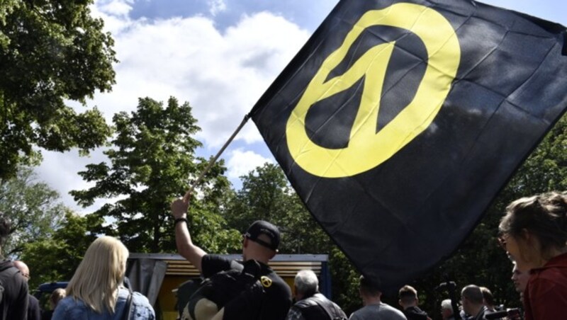 Eine Demo der deutschen Identitären in Berlin (Bild: AFP)