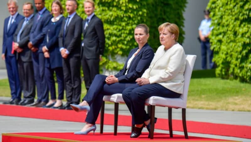 Merkel mit der dänischen Ministerpräsidentin Mette Frederiksen (Bild: AFP )