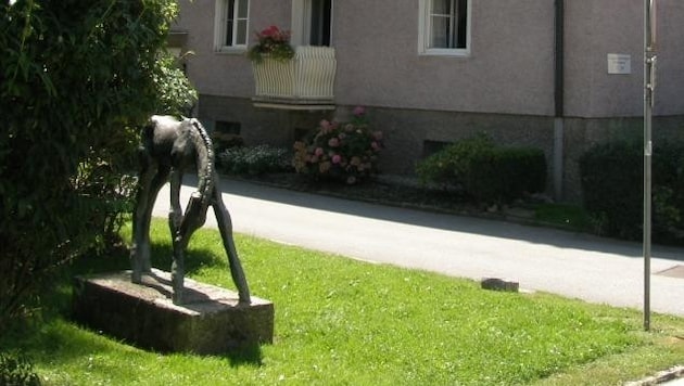 Bis 2017 stand die Skulptur in der Struber-gassensiedlung. Seither ist sie nicht auffindbar. (Bild: Wolfgang Fürweger)