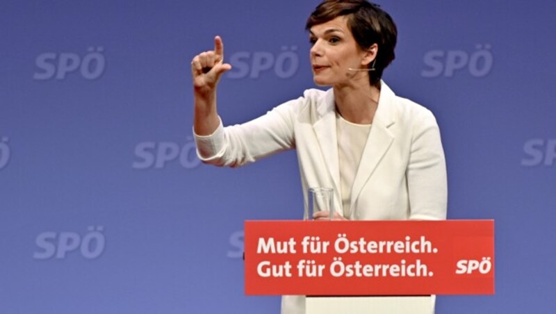 SPÖ-Chefin Pamela Rendi-Wagner muss sich immer wieder mit Kritikern aus der eigenen Partei herumschlagen. (Bild: APA/HERBERT NEUBAUER)