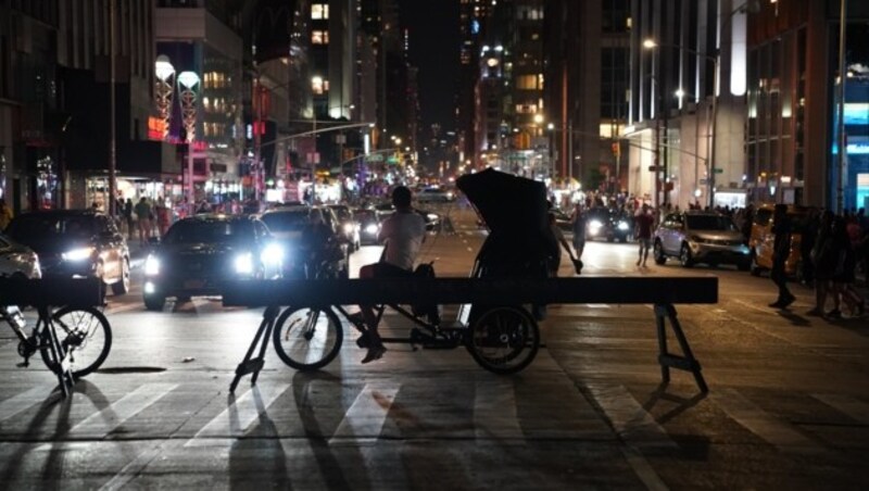 Auch am Times Square gingen die Lichter aus. (Bild: AFP)