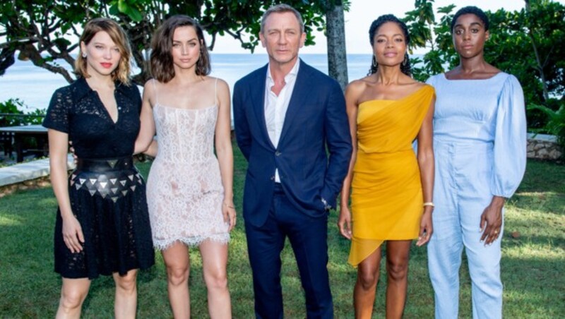 Lashana Lynch mit Lea Seydoux, Ana de Armas, Daniel Craig und Naomie Harris (Bild: 2019 Getty Images)