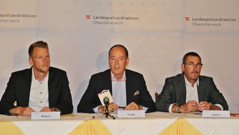 Das Ermittlerteam Georg Magiera, Gerhard Steiger und Horst Egartner vom Bezirkspolizeikommando Gmunden (Bild: Marion Hörmandinger)