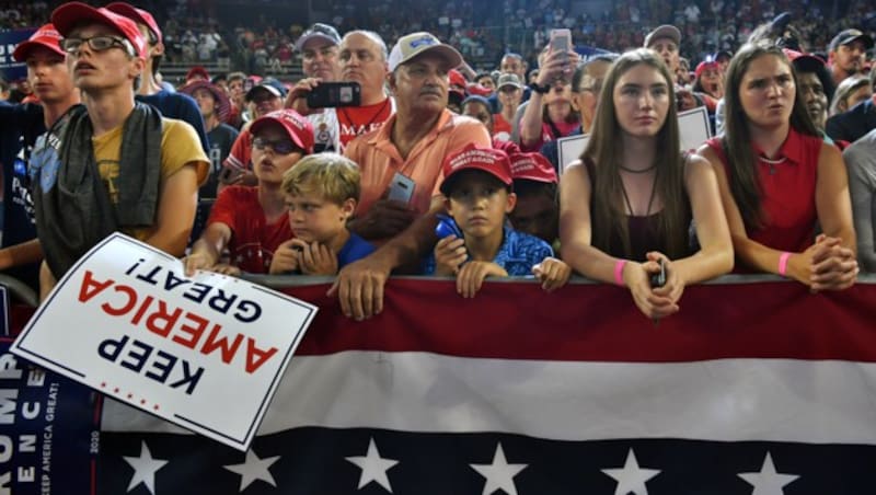 Trump-Fans in North Carolina (Bild: APA/AFP/NICHOLAS KAMM)