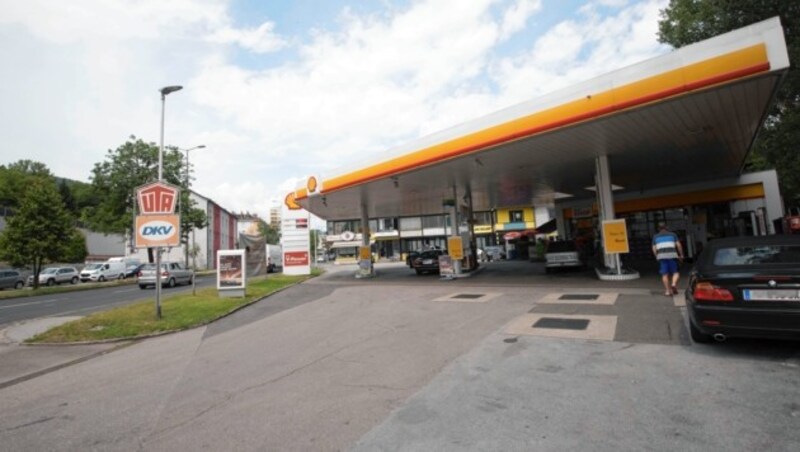 Die überfallene Tankstelle in der Grazer Wiener Straße (Bild: Elmar Gubisch)