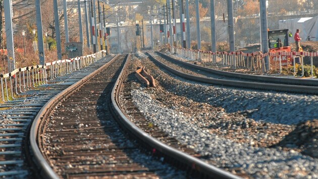 Ein Gleis muss gesperrt werden (Bild: Info-Z/Stadt Salzburg)