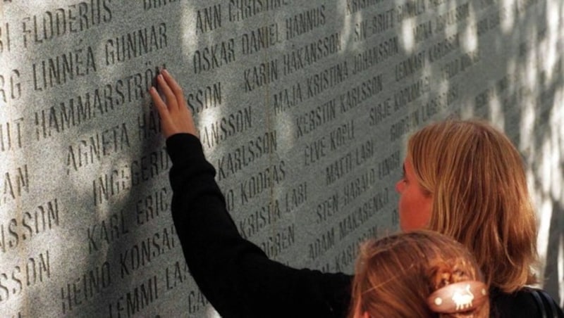 An dieser Gedenkstätte wurden die Namen aller Opfer der gesunkenen Estonia verewigt. (Bild: AFP)