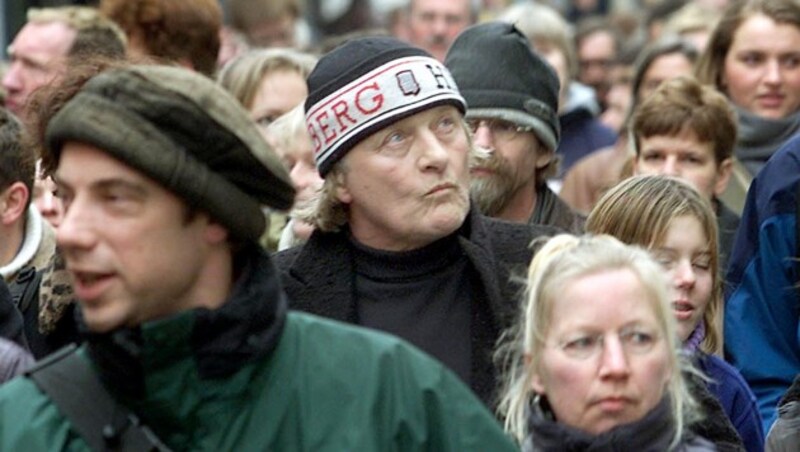 Rutger Hauer 2001 bei einer Demo in Amsterdam (Bild: AFP)