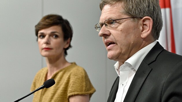 Parteichefin Rendi-Wagner, Wahlkampfmanager Deutsch (Bild: APA/HANS PUNZ)