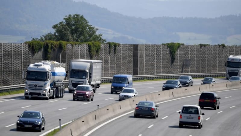 Westautobahn (Bild: APA/Roland Schlager)