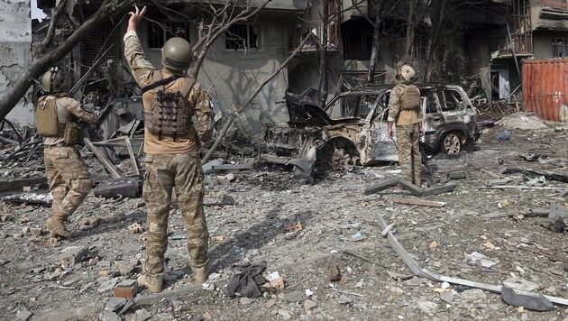 Einer von zahlreichen Anschlägen in Afghanistan (Bild: AP)