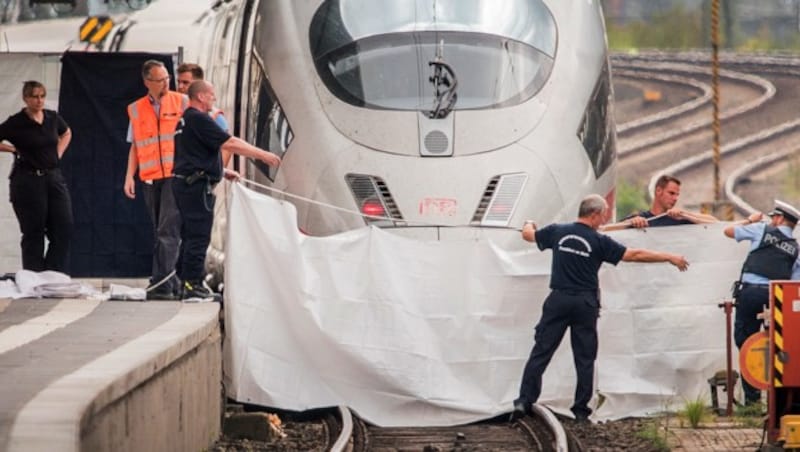 Die Tragödie in Frankfurt hat Deutschland erschüttert. (Bild: APA/dpa/Andreas Arnold)