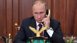 Putin telefonierte mit einer Schülerin aus einem besetzen ukrainischen Gebiet - und (Bild: AFP)