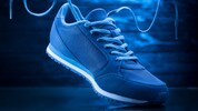 Polyurethan (PU) ist ein weicher Kunststoff, der unter anderem in Schuhsohlen und Matratzen zum ...