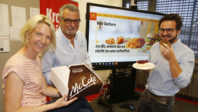 Beim Besuch im -Newsroom der "Kärntner Krone" berichtete Walter Jarz über den McDonald’s Lieferservice. (Bild: Rojsek-Wiedergut Uta)