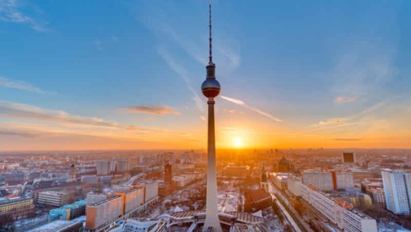 Alexanderplatz in Berlin (Bild: ©elxeneize - stock.adobe.com)