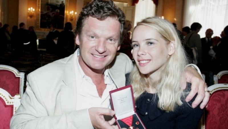 Schriftsteller Gabriel Barylli im Jahr 2007 mit Sylvia Leifheit (Bild: APA/HERBERT PFARRHOFER)