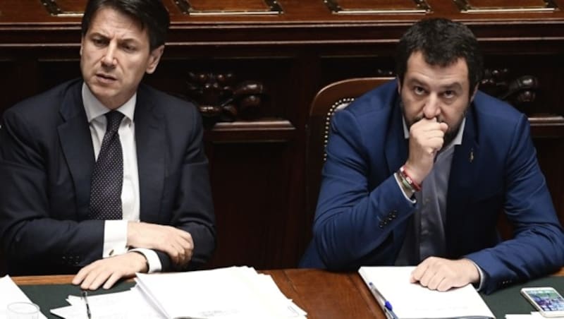 Giuseppe Conte (li.) und Matteo Salvini (Bild: AFP)