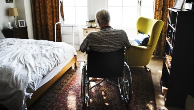 Der mittlerweile 100-jährige Mann lebt in einem Pflegeheim im Pongau. (Symbolbild) (Bild: stock.adobe.com)