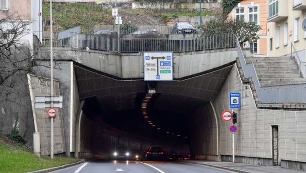 Im Zuge der Sanierung des Römerbergtunnels kommt es immer wieder zu Sperren. (Bild: Harald Dostal)