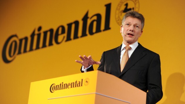 Continental-Chef Elmar Degenhart (Bild: dpa/Jochen Lübke)