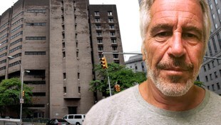 Jeffrey Epstein wurde im August 2019 tot in seiner Zelle entdeckt. Das Bild hinter dem ...