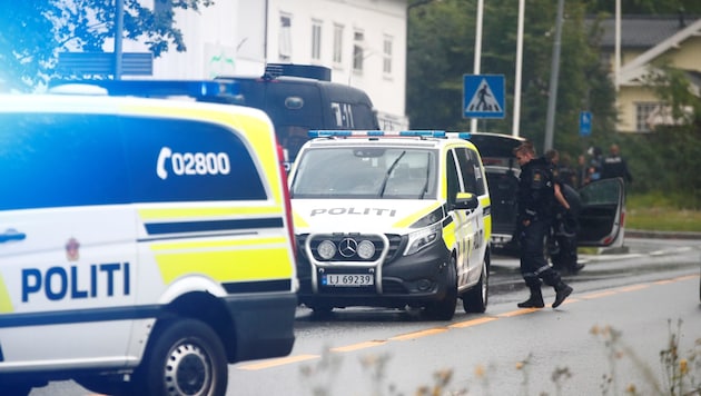In einem Vorort von Oslo hat ein schwer bewaffneter Mann eine Moschee angegriffen und einen Gläubigen verletzt. (Bild: AFP)